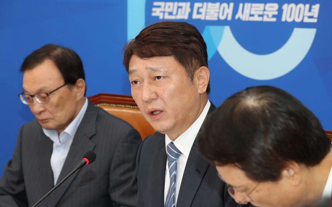 11일 오전 국회 당대표회의실에서 열린 더불어민주당 일본경제보복대책특별위원회 회의에서 최재성 위원장이 발언하고 있다. 연합뉴스