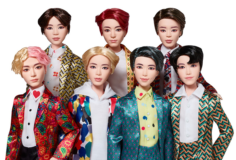 G마켓이 오는 17일 오전 10시부터 세계적인 보이그룹 BTS의 구체관절인형을 세계 최초로 예약판매한다.