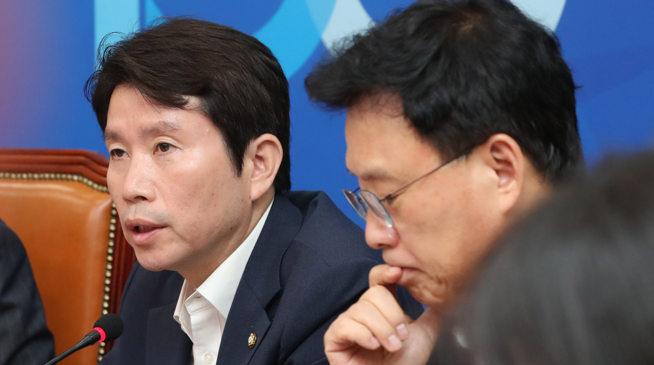 더불어민주당 이인영 원내대표가 15일 오전 국회에서 열린 최고위원회의에서 발언하고 있다. 연합뉴스