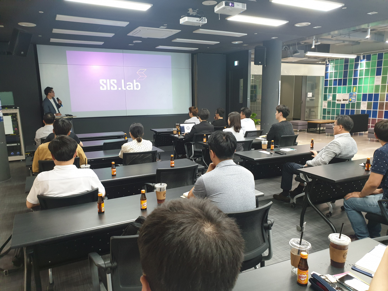 2018년 선정된 SIS LAB 이창환대표가 매출 판로 개척 등 창업 경험을 발표하고 있다. [한국에너지공단 제공]