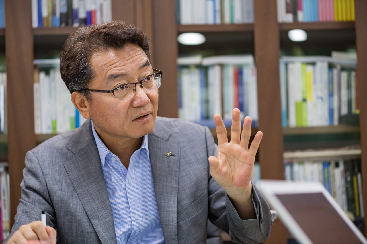 김선갑 광진 구청장은 약속과 신뢰를 가장 중요하게 생각한다. 김 구청장은 구민들에게도 ‘말을 앞세우기 보다는 행동으로 실천하는 구청장’으로 기억에 남고 싶다했다.