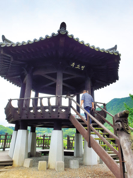 정지용의 생가.