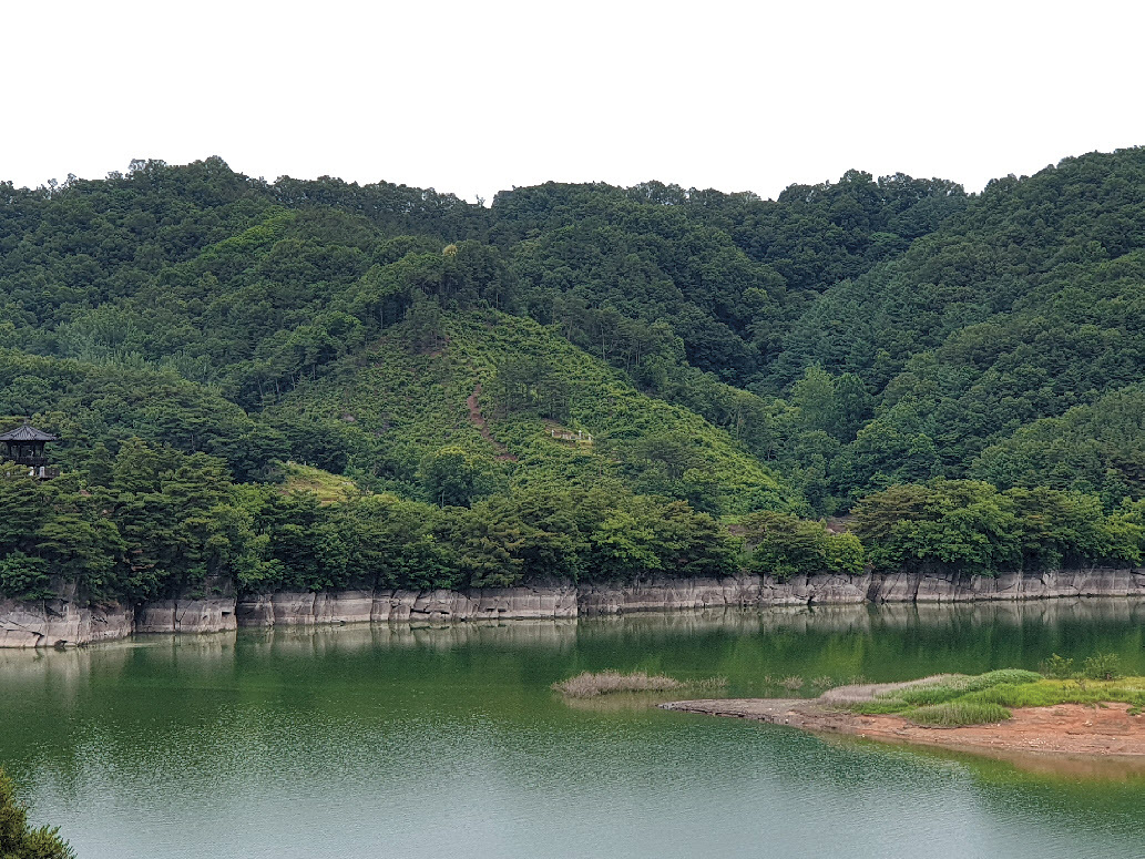 정지용의 생가.