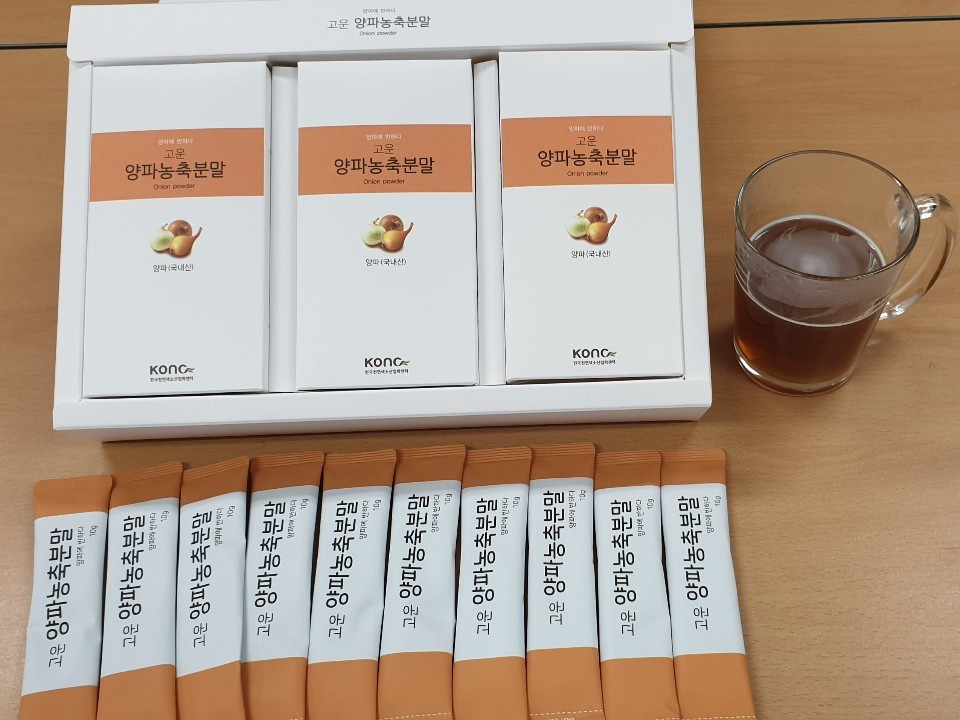 경북산 양파로 만든 스틱형 양파 농축분말제품.[경북도 제공]