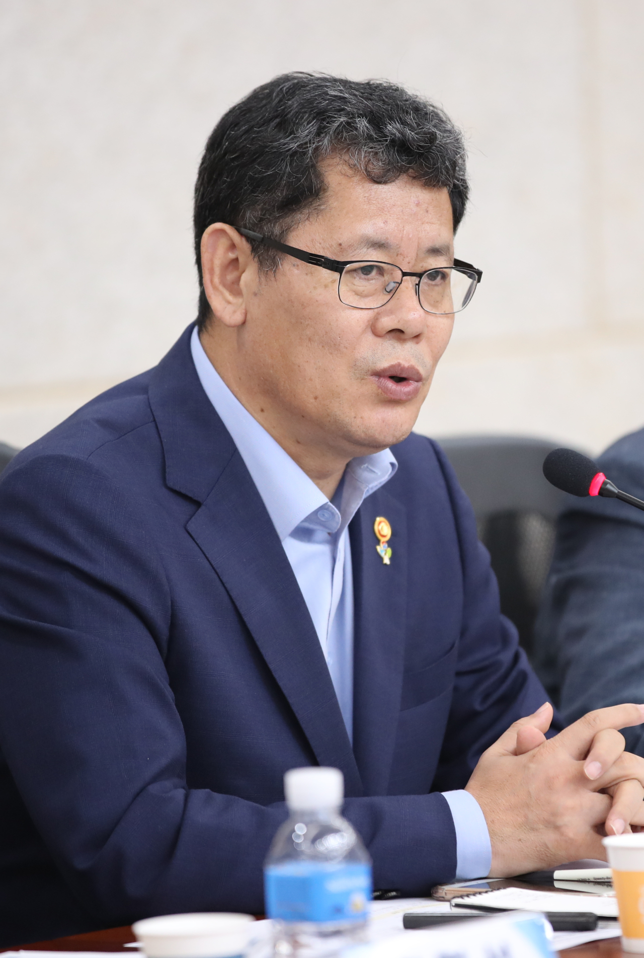 김연철 통일부장관은 22일 부산에서 열린 국립해양박불관 특별기획전시 개막식을 찾아 “지금 기회를 잘 살려 남북 바다를 다시 잇는다면 한반도의 운명이 극적으로 변할 것”이라고 강조했다. [연합]