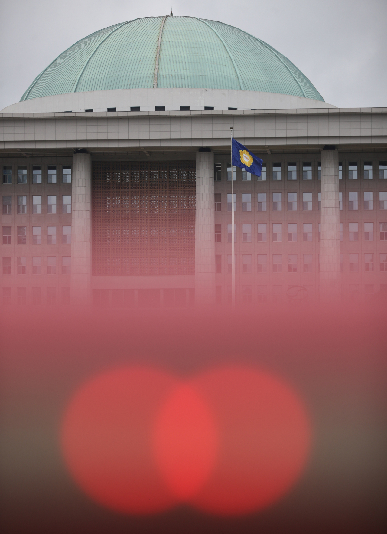 국회 예산결산특별위원회가 일본 정부의 수출 보복 조치 대응을 위한 추경안 심사를 중단하면서 국회가 다시 파행을 거듭하고 있다. [연합]