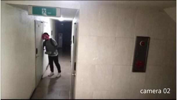 지난 23일 유튜브에 올라온 ‘신림동, 소름돋는 사이코패스 도둑 cctv 실제상황’이라는 제목의 영상. [유튜브 캡처]