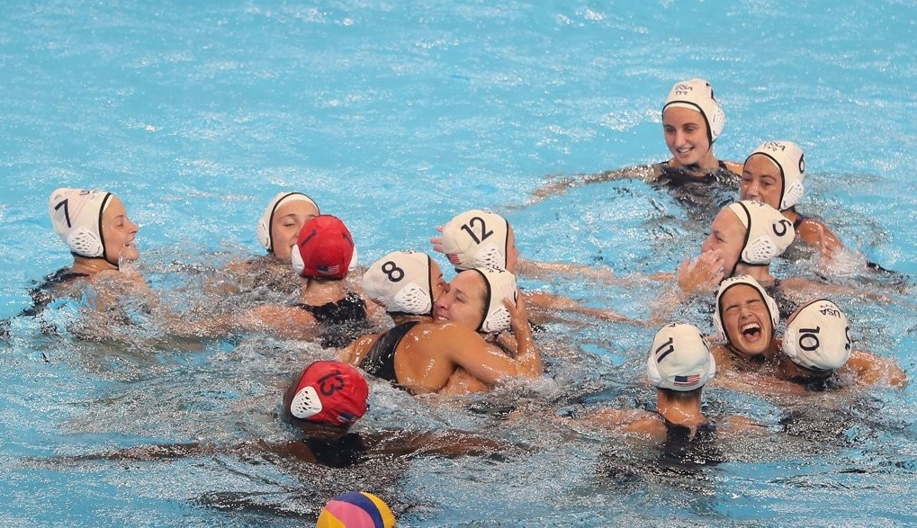 US women's water polo players celebrate their gold medal at the FINA World Championships following an 11-6 victory over Spain in the final at Nambu University Water Polo Competition Venue in Gwangju, 330 kilometers south of Seoul, on July 26, 2019. (Yonhap)