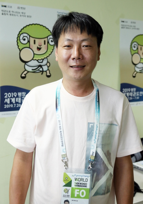 2014년부터 케냐 국정원과 국방부에서 태권도를 가르치고 있는 이재석 사범. [연합]