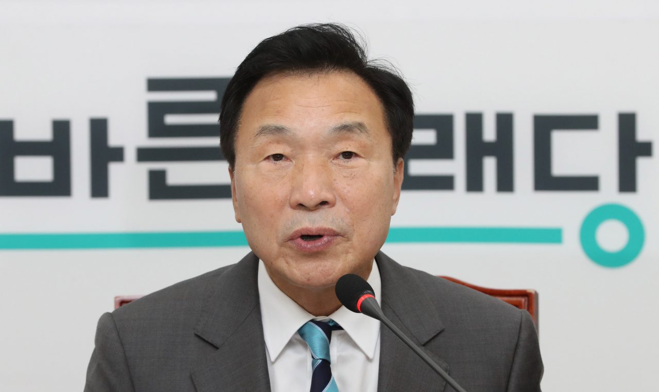 손학규 바른미래당 대표가 5일 오전 국회에서 열린 최고위원회의에서 발언하고 있다. 연합뉴스