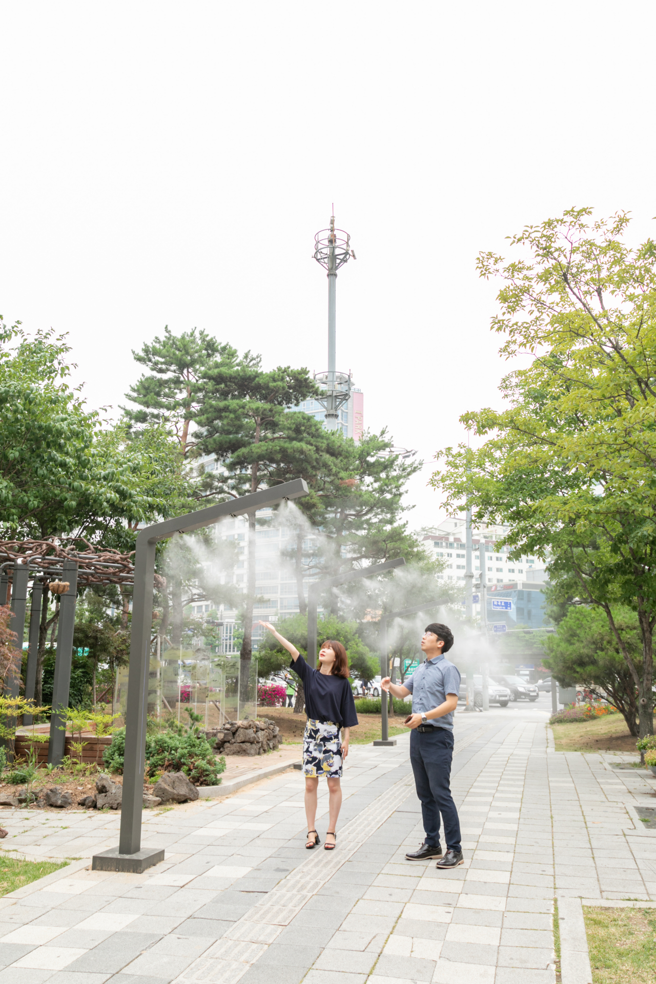 강서구청 사거리에 설치된 쿨링포그. [강서구 제공]