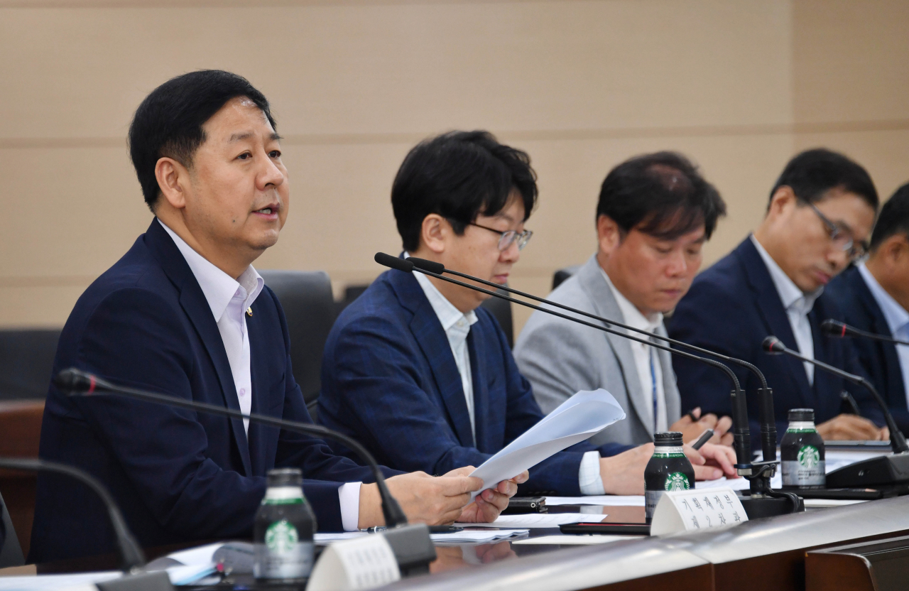 구윤철 기획재정부 차관이 5일 오후 정부세종청사에서 '추경 집행을 위한 긴급 재정관리점검회의'를 주재하며 모두발언을 하고 있다. [기획재정부 제공]