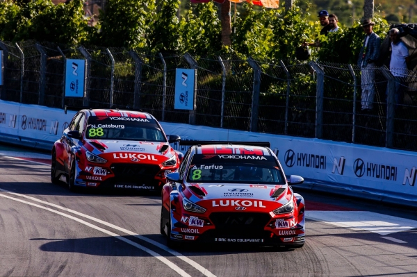 지난달 2019 WTCR 6라운드 포르투갈전서 우승을 차지한 현대차 i30 N TCR 모습. [현대자동차 제공]