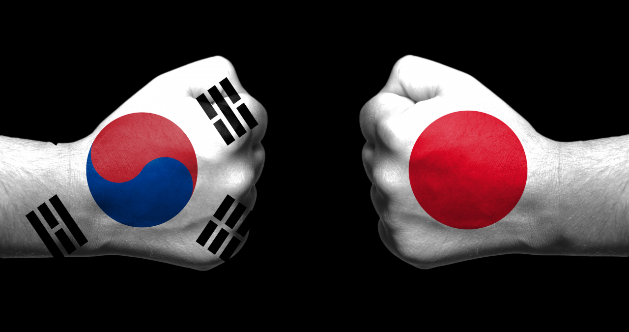 일본 정부가 수출규제 3개 품목에 일부 허가 방침을 표하면서 전면전으로 치닫던 한일갈등에 기류변화가 감지된다. [123RF사진]