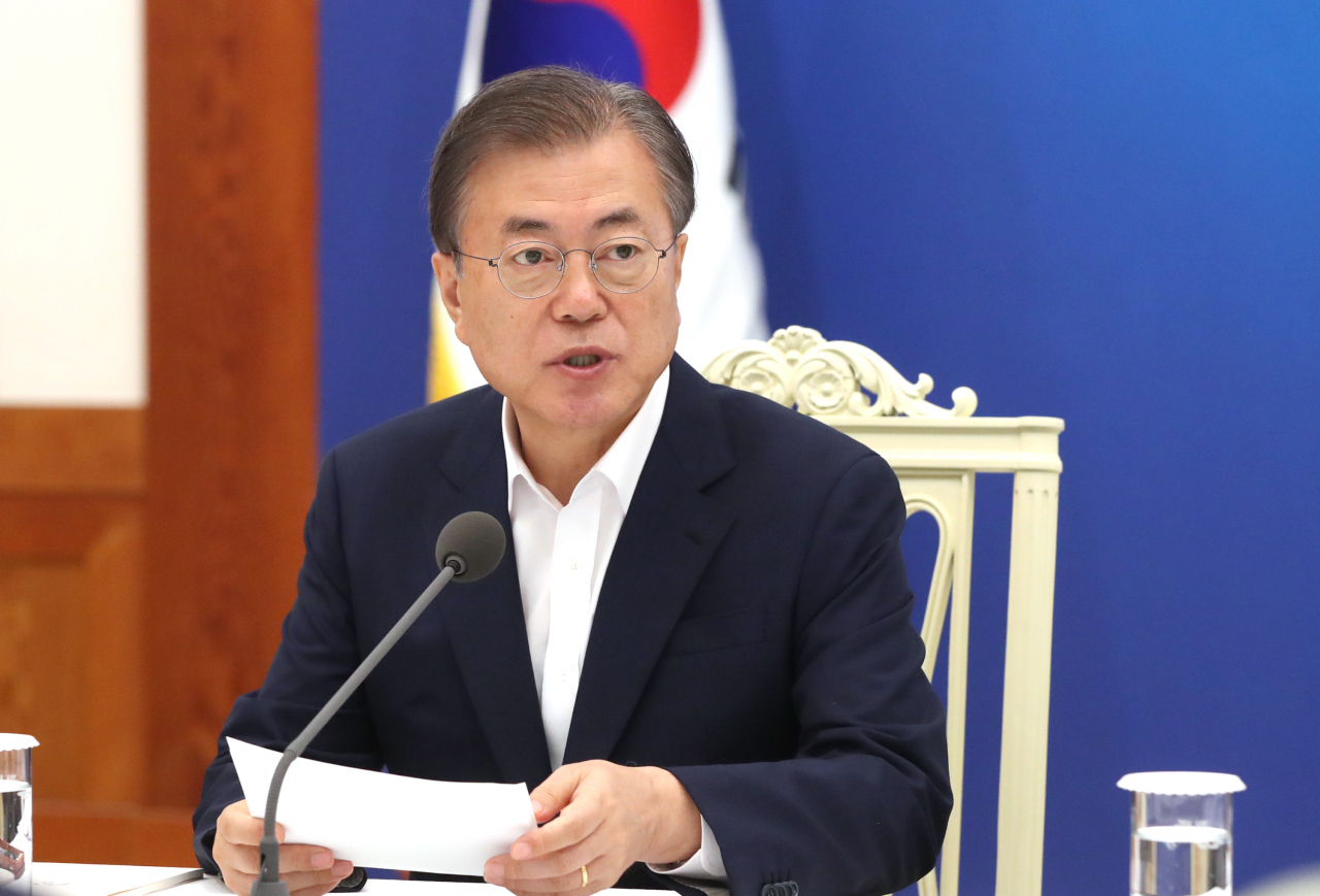 문재인 대통령이 8일 오전 청와대에서 일본 수출규제 대책 논의를 위한 국민경제자문회의를 주재하고 있다. [연합]