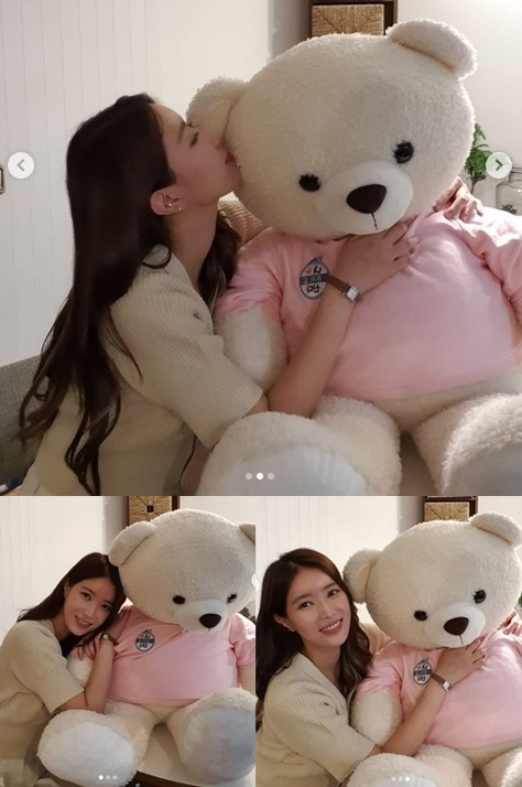 임수향이 연출된 사생활을 적절히 공개하며 팬들과 밀당을 벌이고 있다. [임수향 인스타그램 캡처]