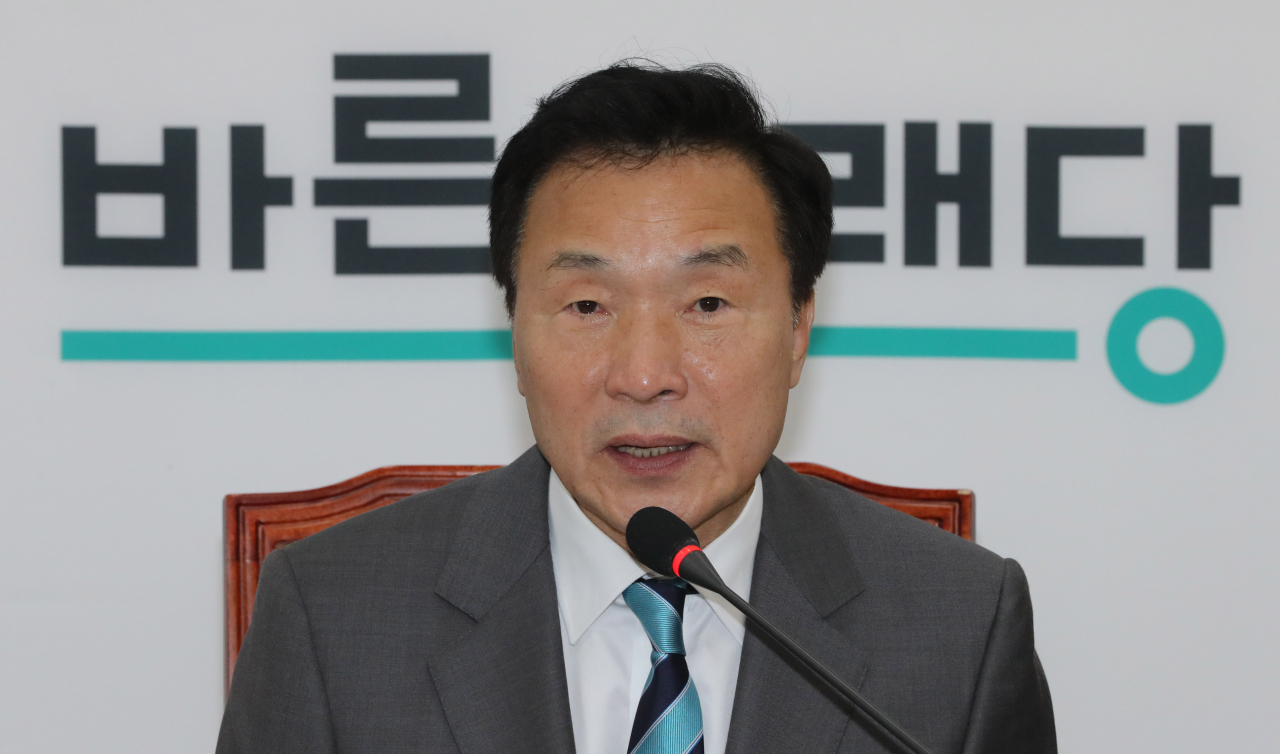 손학규 바른미래당 대표가 9일 오전 국회에서 열린 최고위원회의에서 발언하고 있다. 연합뉴스