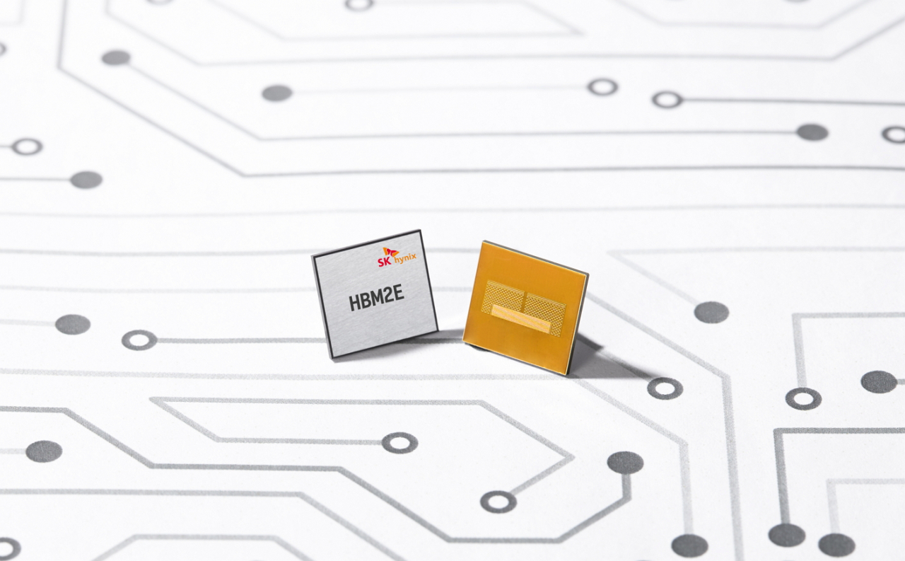 SK하이닉스가 개발한 업계 최고속 HBM2E D램 [SK하이닉스 제공]