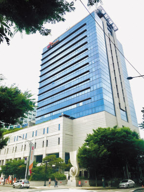 SK텔레콤 ICT기술센터가 입주해있는 SK텔레콤 분당사옥 전경. [SK텔레콤 제공]