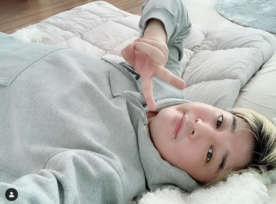 슈퍼주니어 멤버 신동이 건강상의 이유로 방송을 잠정 중단한다. [신동 인스타그램 캡쳐]