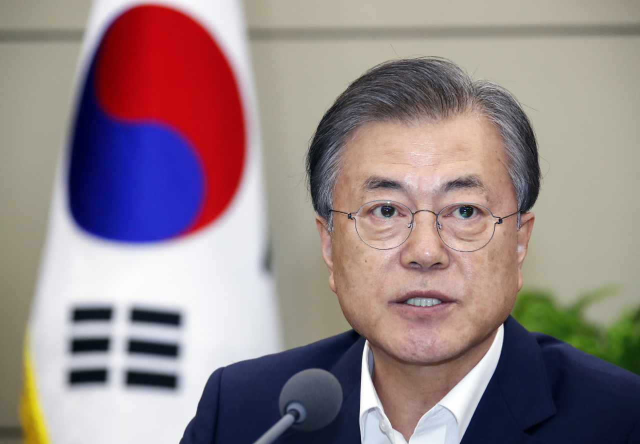 문재인 대통령이 12일 오후 청와대에서 열린 수석·보좌관회의에서 발언하고 있다. [연합]