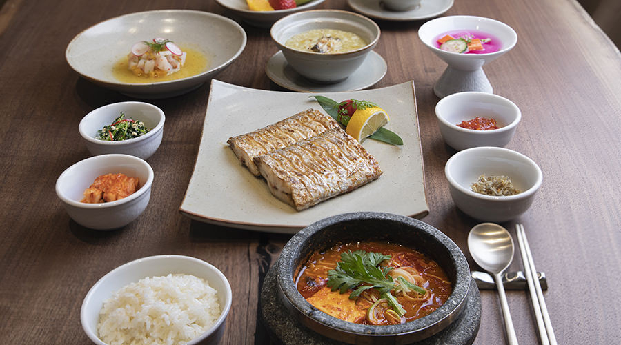 제주선 한 상 차림 [제주신화월드 제공]