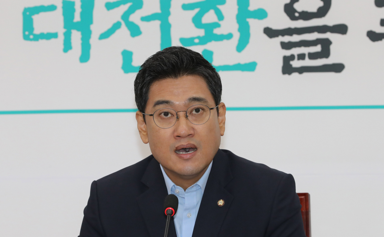 오신환 바른미래당 원내대표가 13일 오전 국회에서 열린 원내대책회의에서 발언하고 있다. [연합]
