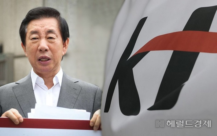 ‘부정채용’ 사건의 공판 기일에서 2012년 당시 KT 이석채 회장의 비서들이 딸의 부정채용을 청탁한 김성태 자유한국당 의원을 평가한 내용의 엑셀 파일 일부 내용이 공개돼 이목을 끈다. [헤럴드경제 모바일섹션]