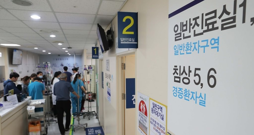 앞으로 수술실, 분만실, 중환자실에는 의료진과 보호자를 제외한 외부인의 출입이 금지된다. 연합 제공