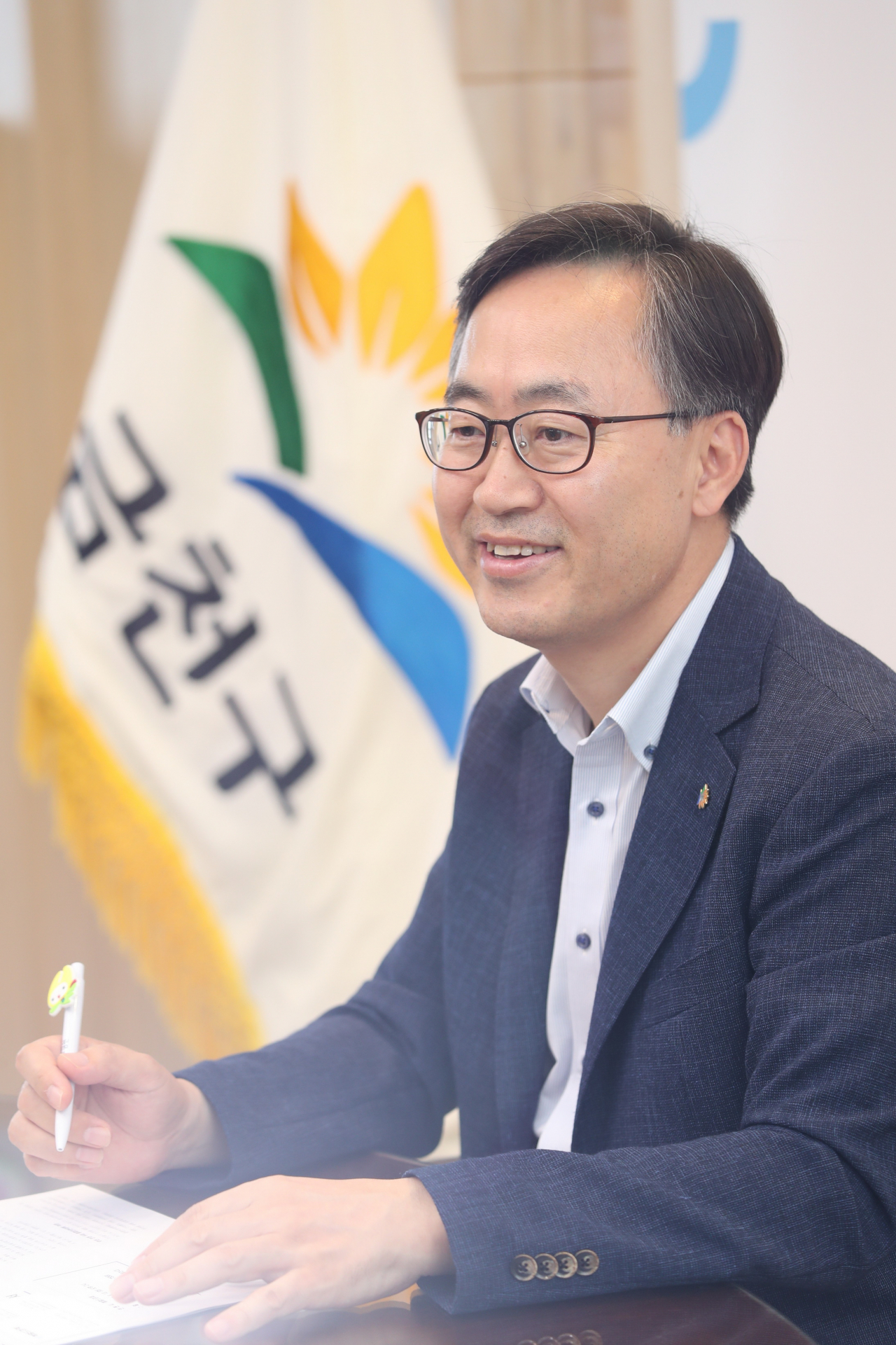 지난 1년간 수많은 골목길을 돌며 주민과 소통한 유성훈 구청장은 지역에서 '골목길 구청장'으로 불리운다. [금천구 제공]