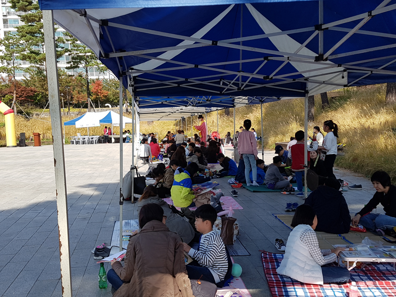 지난해 가족 글짓기 대회 현장. [강북구 제공]