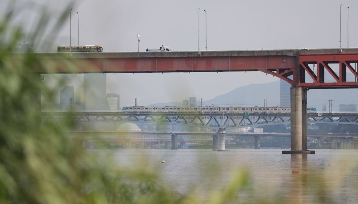 Magok Railway Bridge (Yonhap)