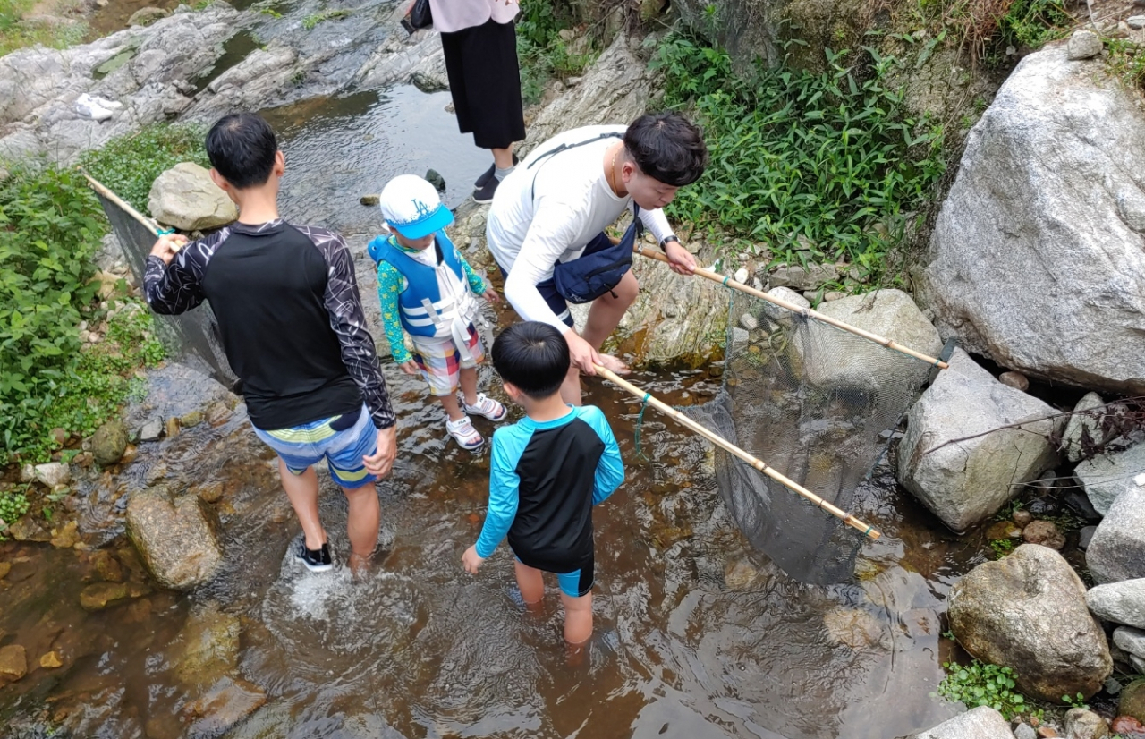 천렵체험 [한국농어촌공사 제공]