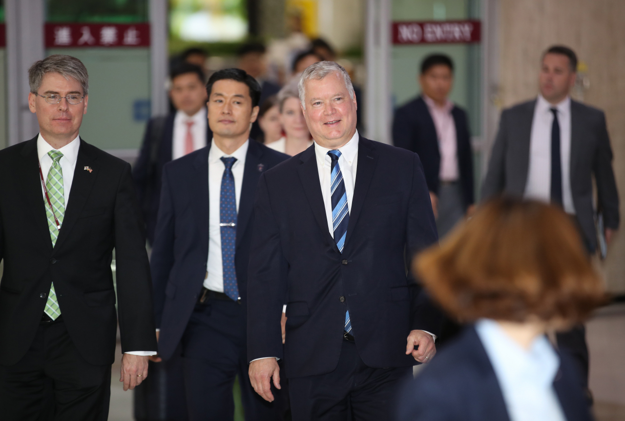 대북 실무협상을 총괄하는 스티븐 비건 미국 국무부 대북특별대표가 20일 김포공항을 통해 입국하고 있다.[연합]