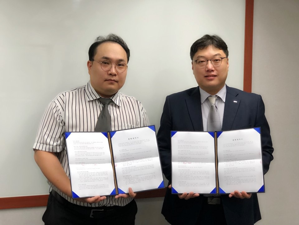 KMX, 재능아지트 인수