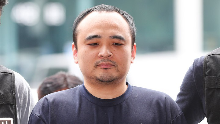 고양경찰서로 이송되고 있는 장대호(38). [연합뉴스]