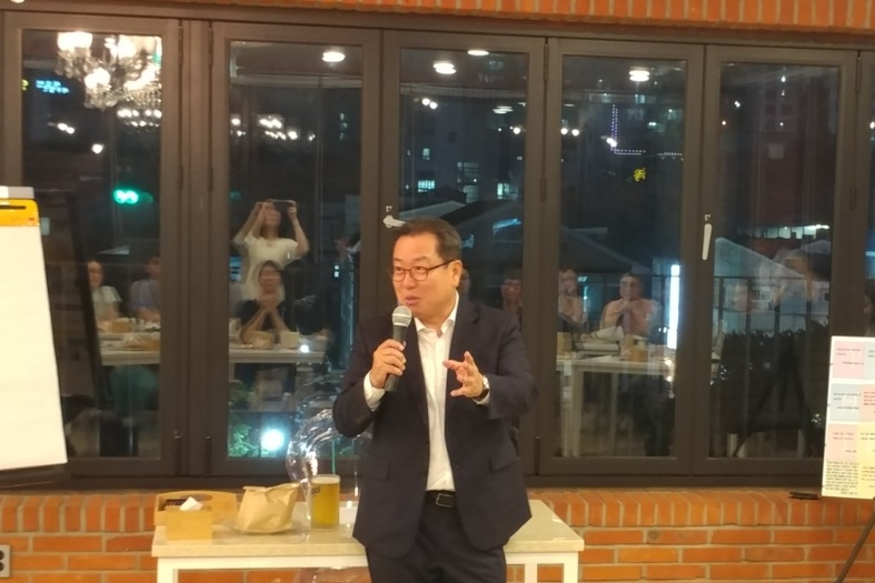 ‘시장님과 함께하는 역사교실’을 진행하고 있는 조광한 남양주시장. [남양주시]