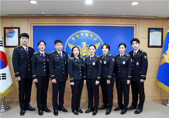 23일 충북 충주시 중앙경찰학교에서 신입경찰 졸업식이 열렸다.