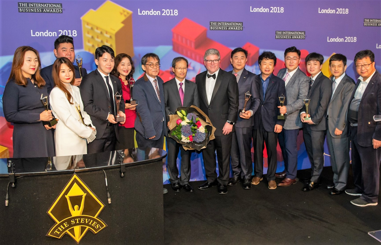 2019국제비즈니스대상(IBA) 수상자로 선정된 한국의 기관, 기업 대표들