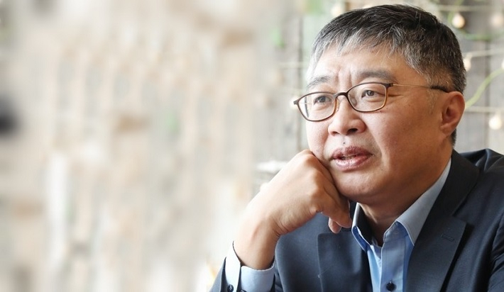 진보경제학자 중 한 명으로 불리는 ‘88만원세대’의 저자 우석훈 박사가 조국 법무부 장관 후보자에 대해 개인 SNS을 통해 부정적 의견을 올려 이목을 끈다. [사진소스=연합]