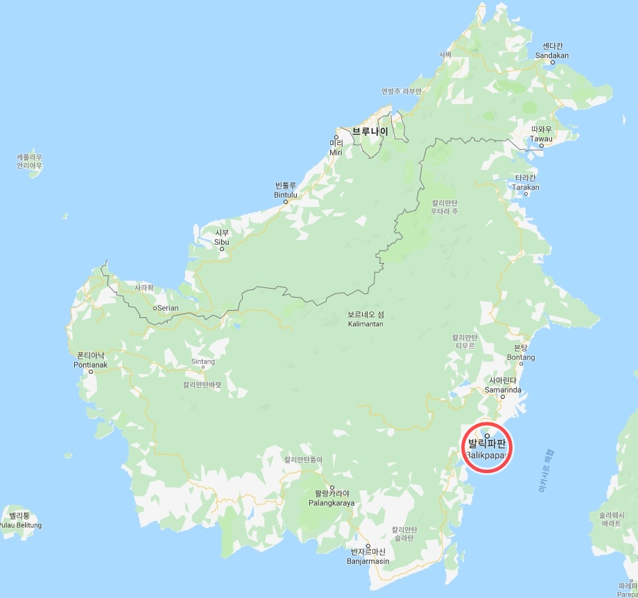 보르네오섬 지도. 인도네시아의 새 수도 예정지는 보르네오섬 발릭파판 인근이다. 조코 위도도 인도네시아 대통령은 지난 26일 인도네시아 자카르타 대통령궁에서 연 기자회견에서 “이 지역이 자바섬의 자카르타에 비해 지리적으로 국토의 중앙에 위치해 있다”고 수도 이전 이유를 설명했다. [구글 맵 홈페이지 캡처]
