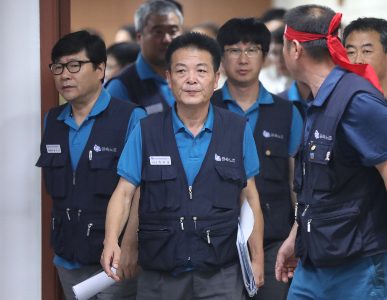 Union representatives (Yonhap)