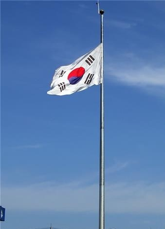 강원도 내 모든 학교가 경술국치일인 29일을 추념하기 위해 이날 조기를 게양한다. [연합]