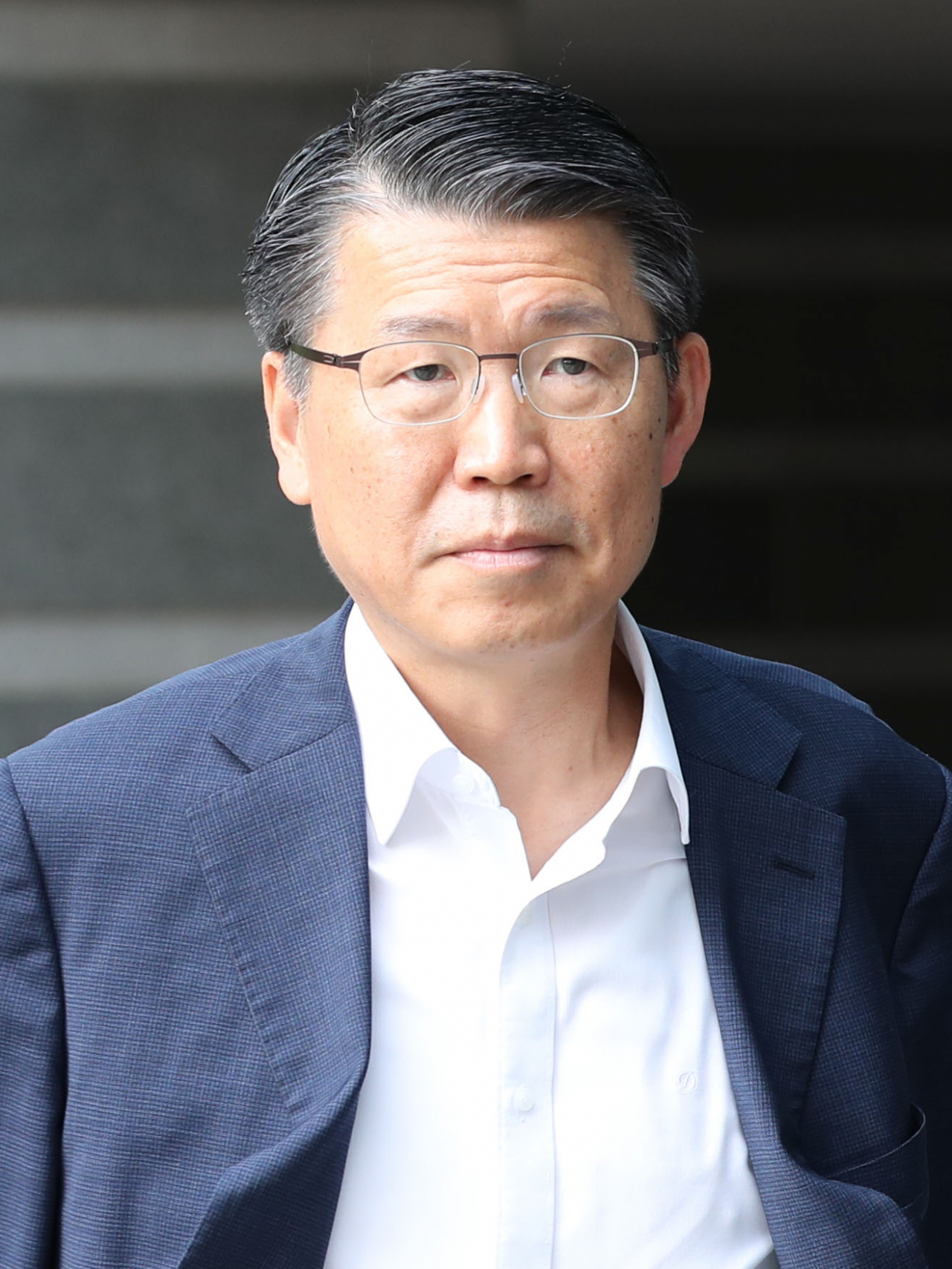 은성수 금융위원장 후보자가 28일 오전 서울 종로구 금융감독원 연수원에 마련된 청문회 준비 사무실로 출근하고 있다.[연합뉴스]