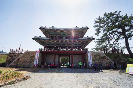 전라병영성. 조선시대 전라도와 제주도 등 호남지방을 총괄하던 육군의 최고 지휘부였던 곳이다. [농어촌공사 제공]