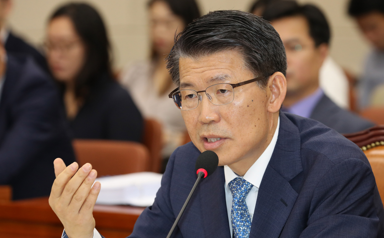 은성수 금융위원장 후보자가 29일 오전 국회에서 열린 인사청문회에서 의원질의에 답변하고 있다. [연합]