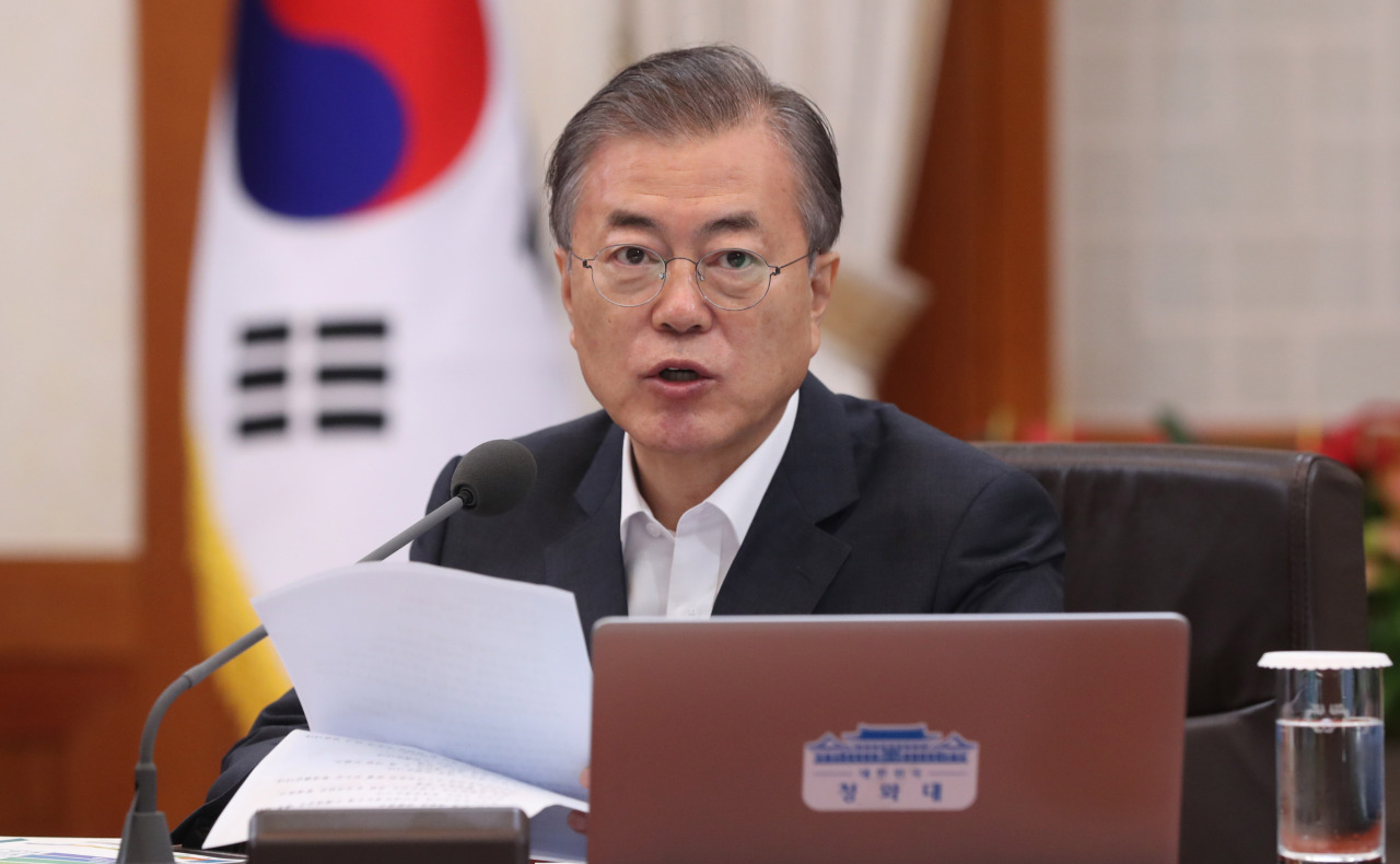 President Moon Jae-in speaks at the Cabinet meeting on Thursday. Yonhap