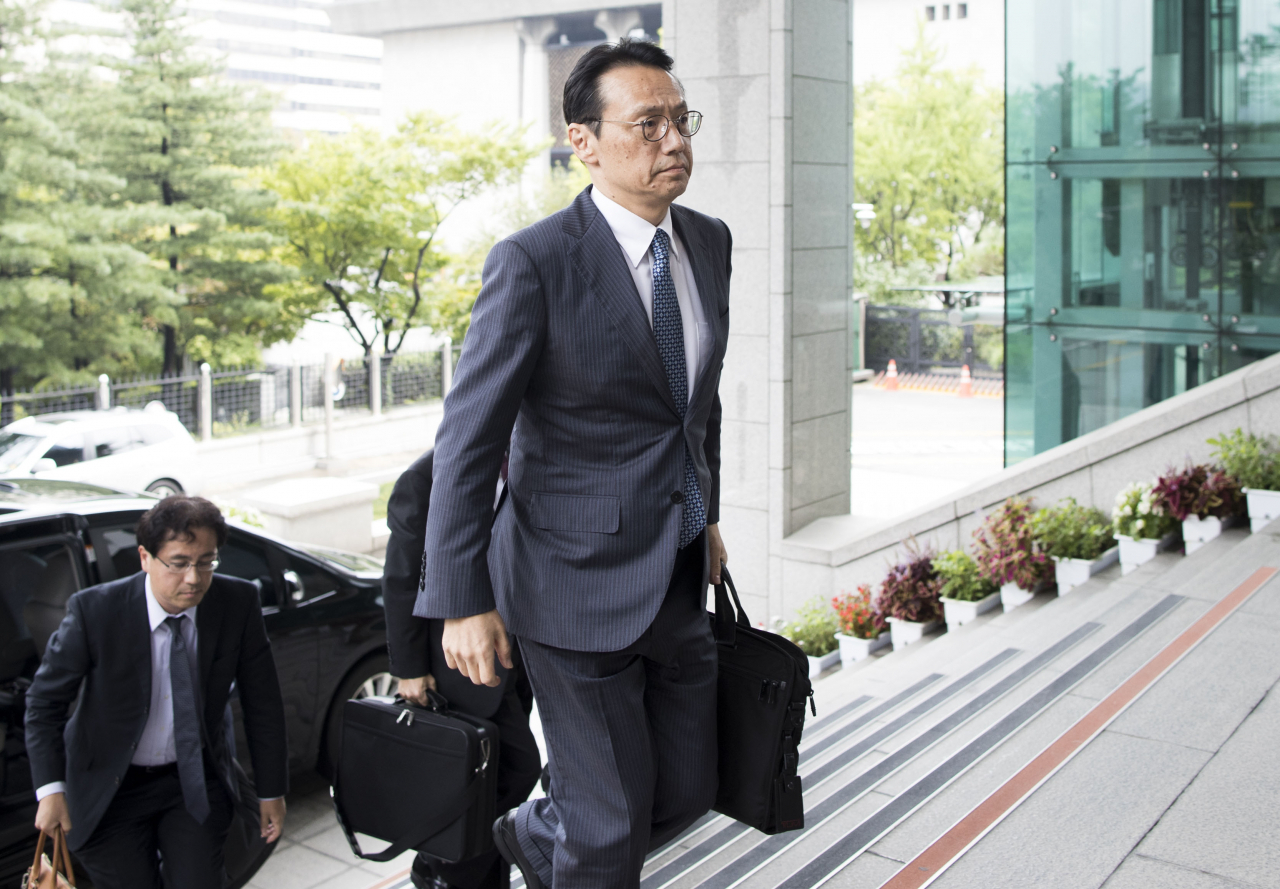 가나스기 겐지(金杉憲治) 일본 외무성 아시아대양주 국장이 29일 오후 김정한 외교부 아시아태평양국장과 만나기 위해 서울 종로구 도렴동 외교부 청사에 들어서고 있다. [연합]