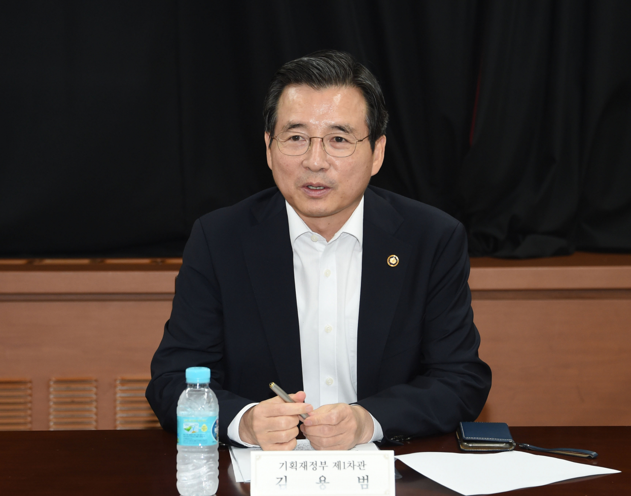김용범 기획재정부 차관이 30일 오후 광화문 정부서울청사에서 열린 ‘하반기 대외경제현안 전문가 간담회’를 주재, 모두발언을 하고 있다. ［ 기획재정부 제공］