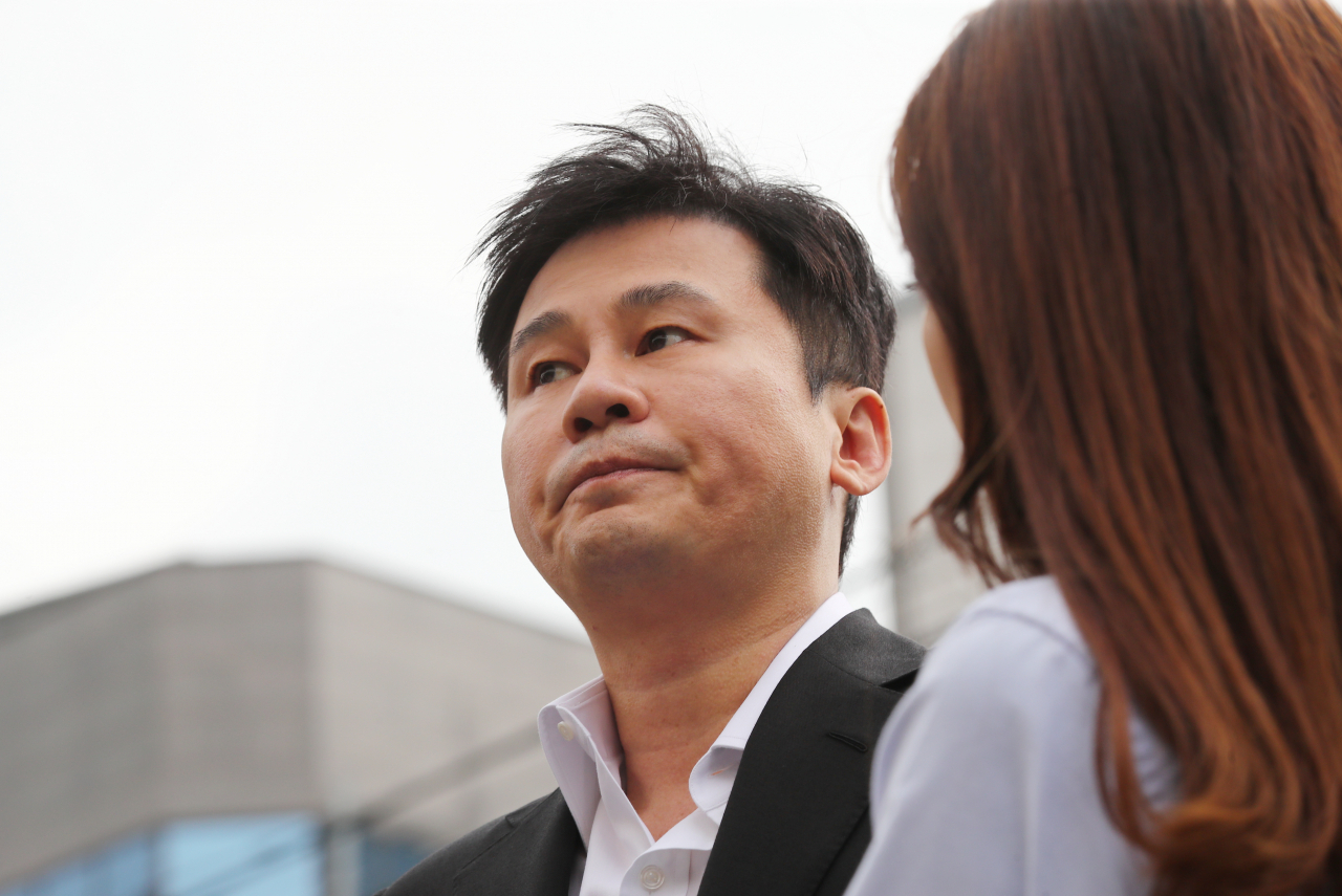 지난달 29일 서울지방경찰청 지능범죄수사대에 출석하고 있는 양현석(49) 전 YG 엔터테인먼트 대표 프로듀서. [연합뉴스]